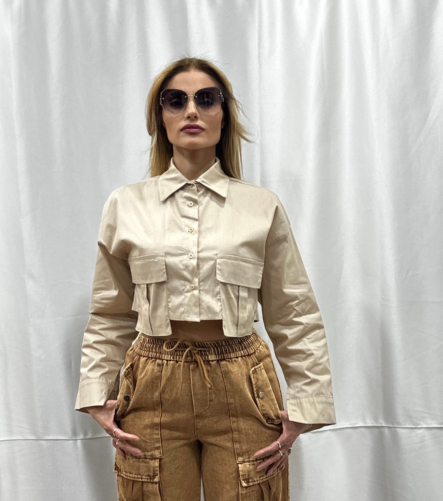 CAMICIA CROP con TASCONI - BEIGE