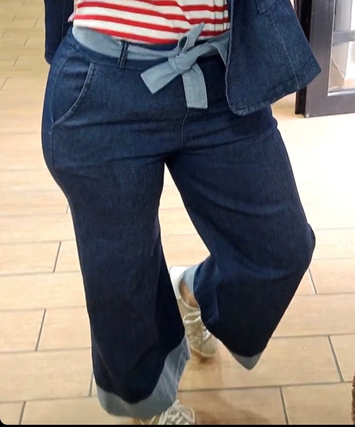JEANS - ELASTICIZZATO - DENIM SCURO - GAMBA A CAMPANA