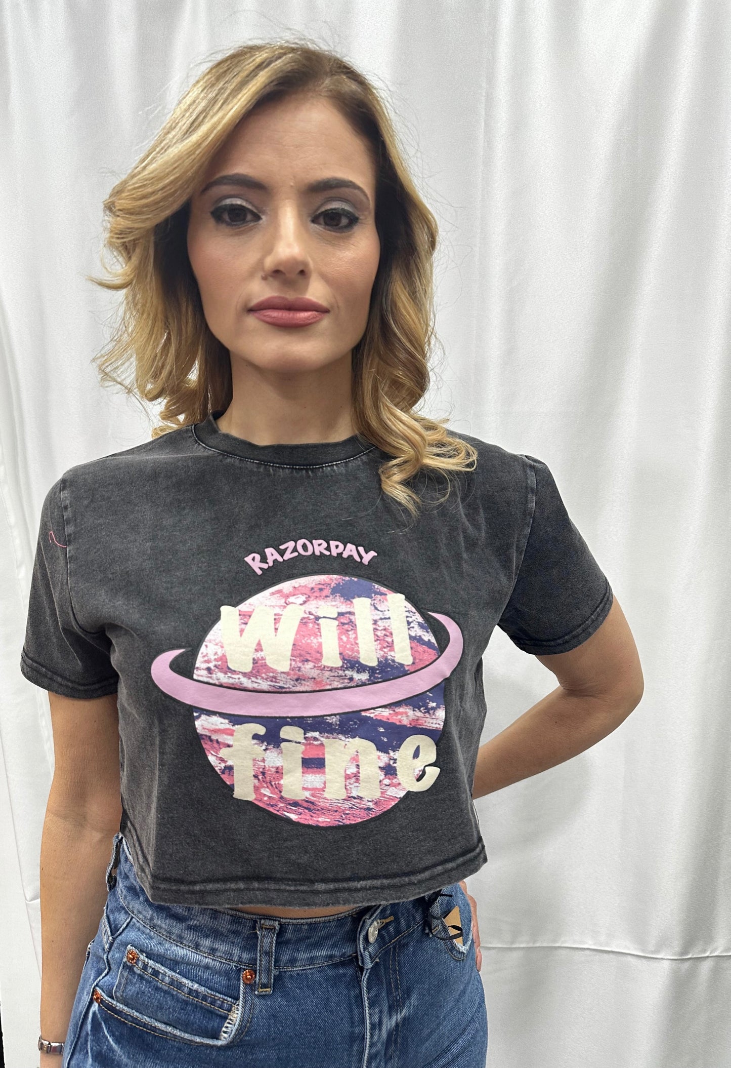 SHIRT CROP “WRLD” - GRIGIA