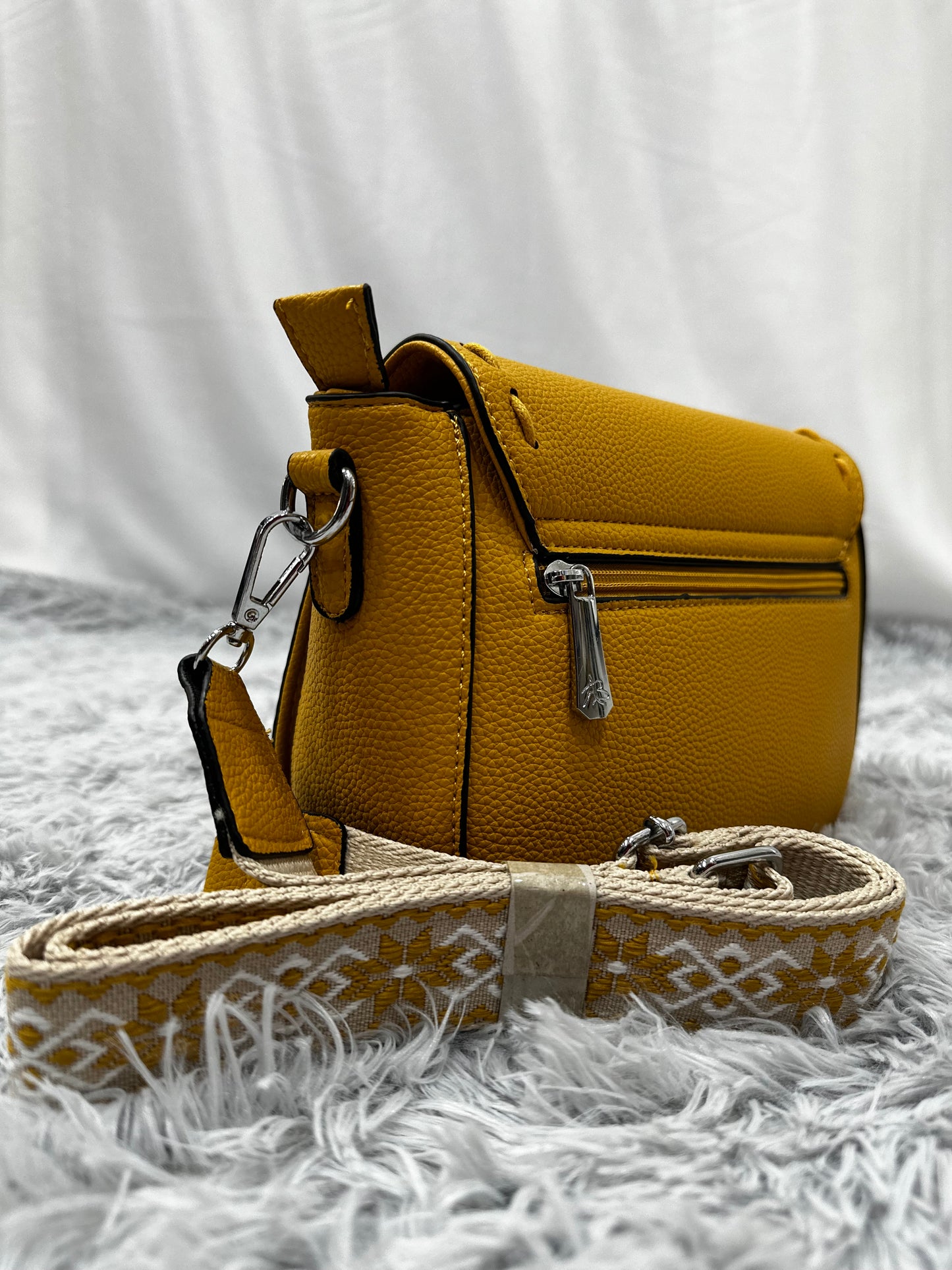 BAG MIDI in PELLE RUVIDA - GIALLO OCRA