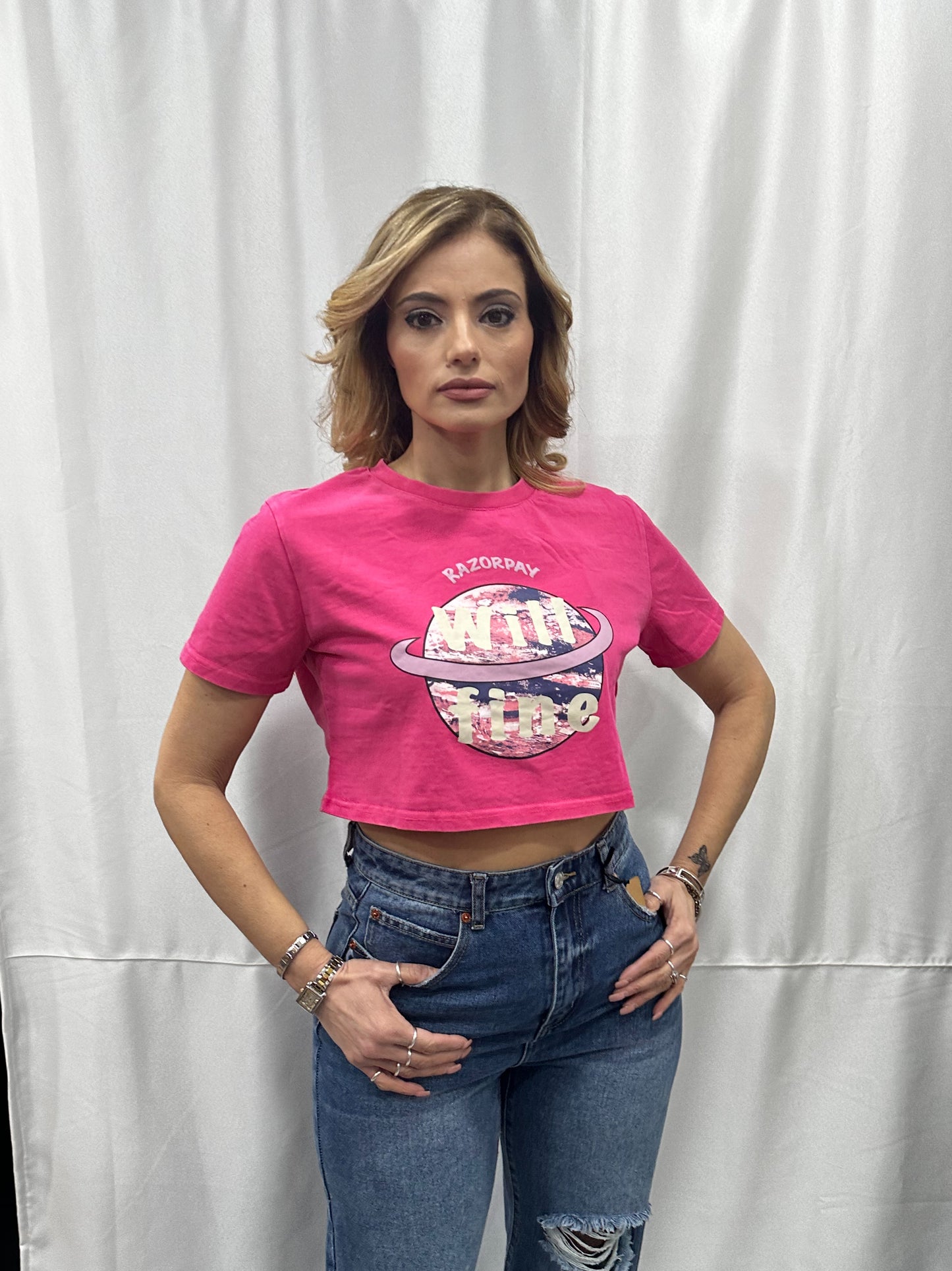 SHIRT CROP “WRLD” - FUXIA