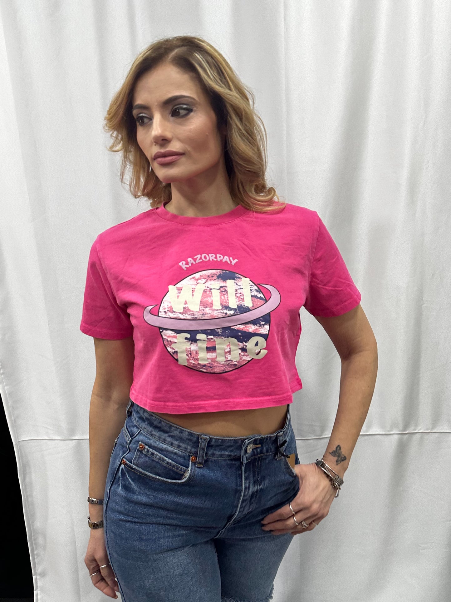 SHIRT CROP “WRLD” - FUXIA